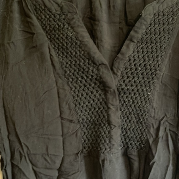 Denver Hayes size large black tunic - Picture 2 of 2